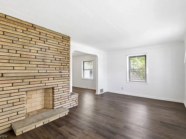 2261 Warren Rd #UP — Photo 4