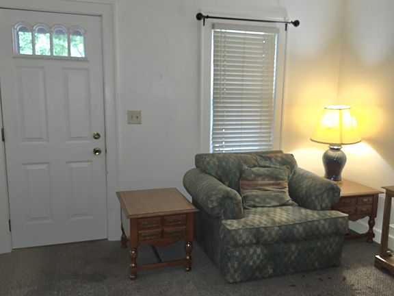 5th image of 706 Oak St