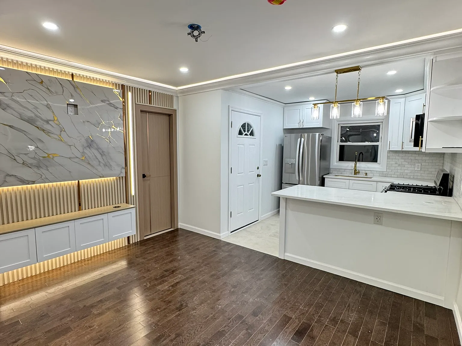 2 bed, $2,500 — Photo 3