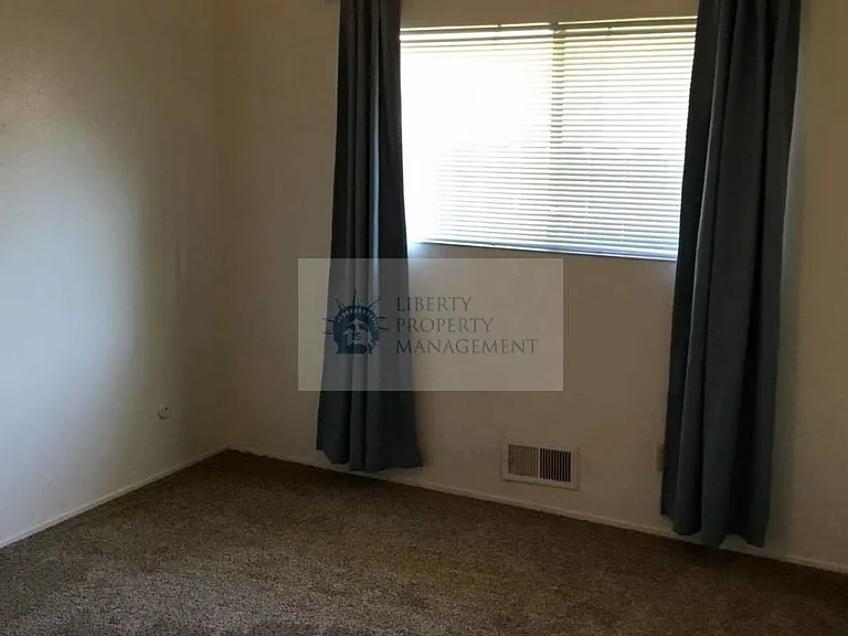 625 Mayflower St — Photo 11