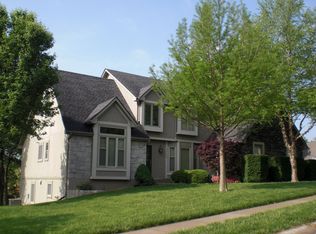 3770 SW Kimstin Cir, Blue Springs, MO 64015