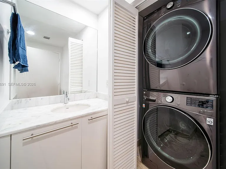 950 Brickell Bay Dr #1211 — Photo 18