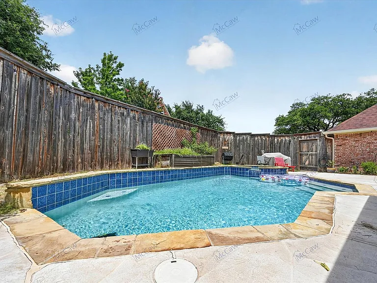 2061 Le Mans Dr — Photo 32