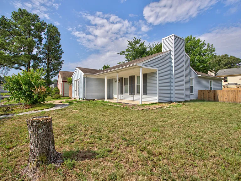 1901 Stillwood Ln — Photo 4