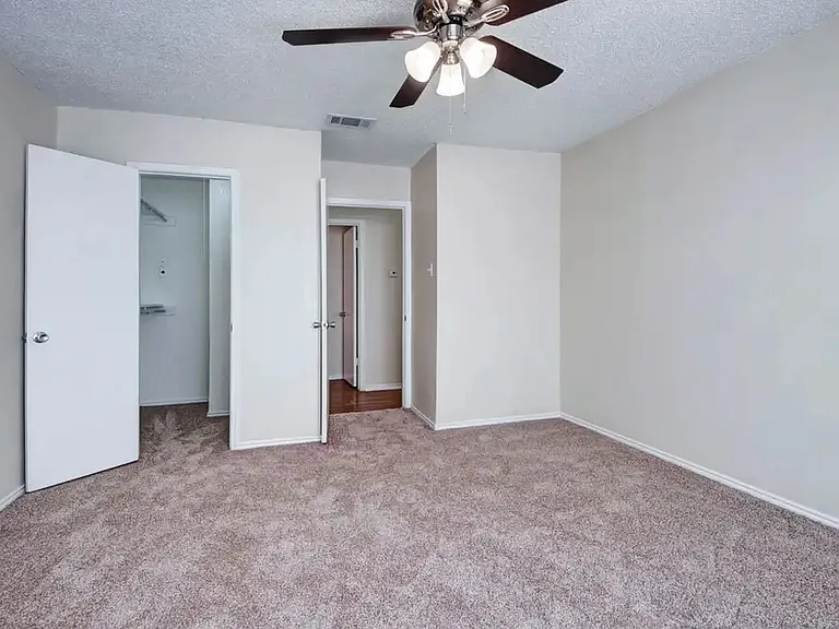Quail Crossing Apartments — Photo 16