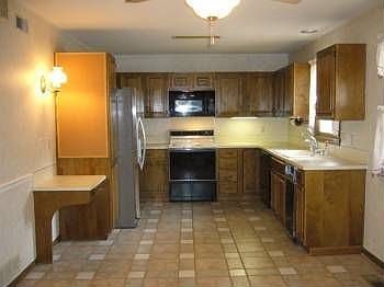3rd image of 1502 W Orchard Ln