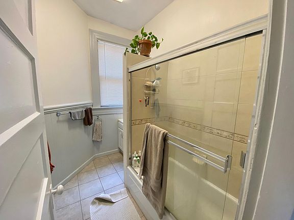 4th image of 339 Waller St #1