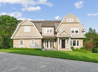 466 S Price Rd, Saint Louis, MO 63124