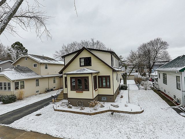 1st image of 1677 Henry Ave