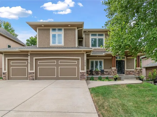 1408 NE Whitestone Dr, Lees Summit, MO 64086