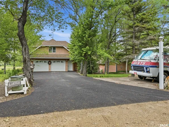 21 Pelican Street W, Wood River Rm No 74, SK S0H 2K0