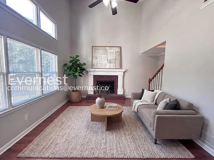 4 bed, 3.0 bath, 3008 sqft, $2,645 — Photo 2