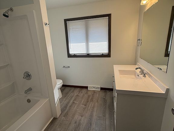 3rd image of 235 Meadow Ave