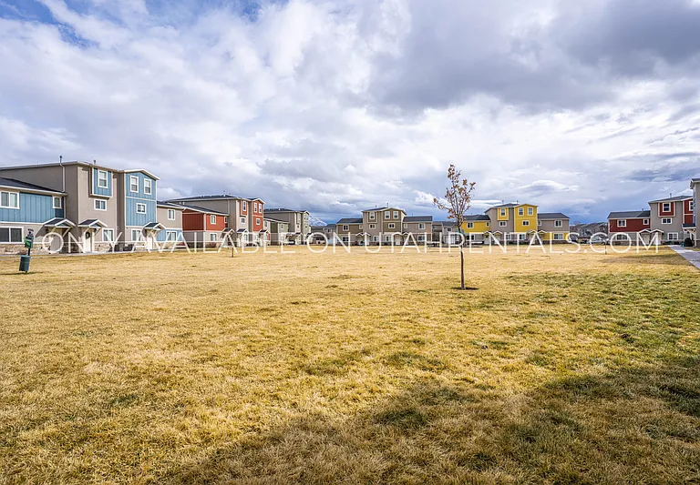 204 N 725 E — Photo 24