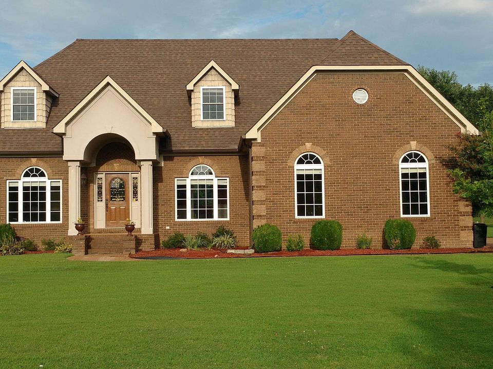 Welcome home to 62 Sommersby Dr
