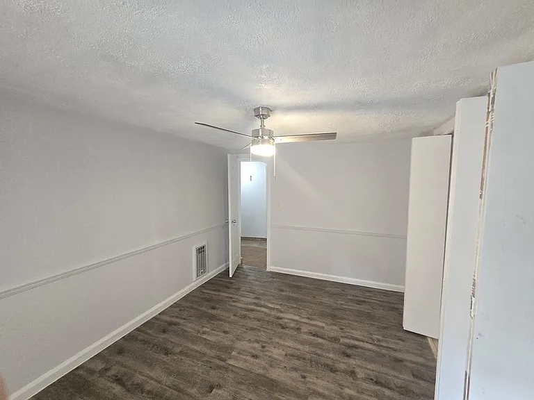 1007 Olsen Ave — Photo 12