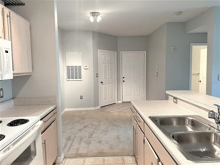 5475 Vineland Rd #8304 — Photo 17