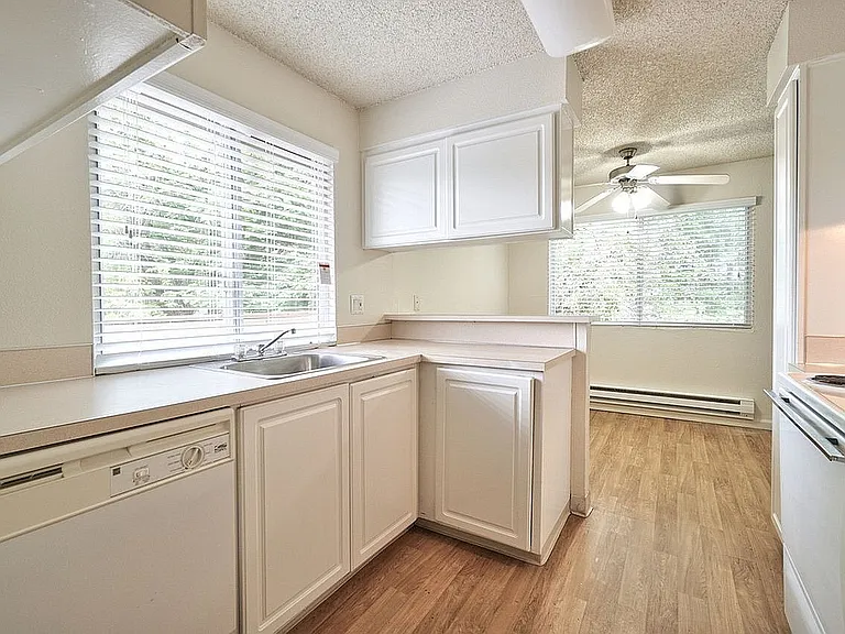 2897 NE Rene Ave — Photo 38