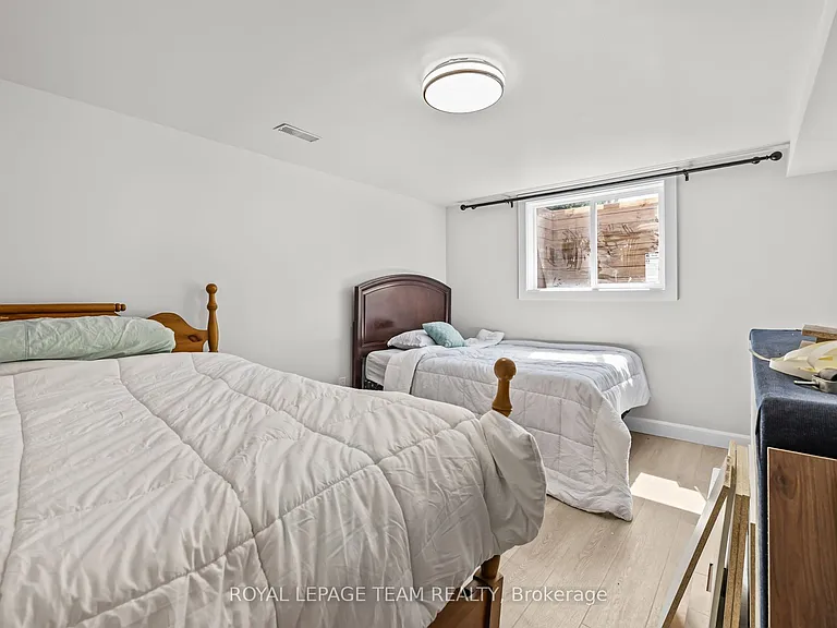 1288 Plante Dr #B — Photo 9