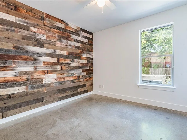 2608 E 6th St #6 — Photo 16
