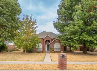 943 N Meadowlands Dr, Fayetteville, AR 72704