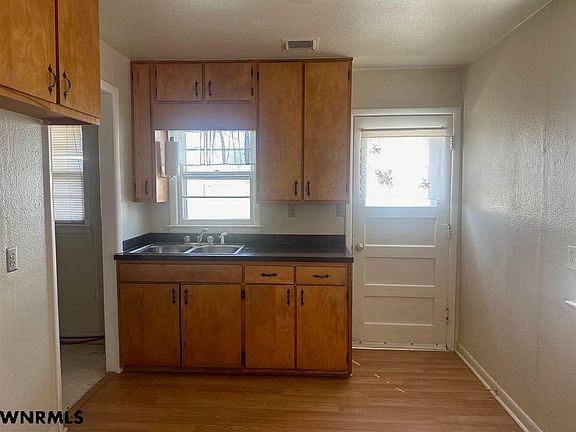 5th image of 1121 Avenue D