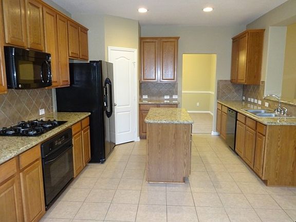 2nd image of 2703 Autumn Falls Dr