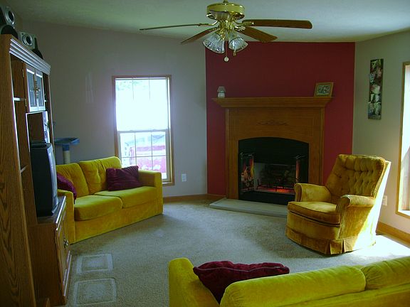 2nd image of 707 W 9th St Lot 76