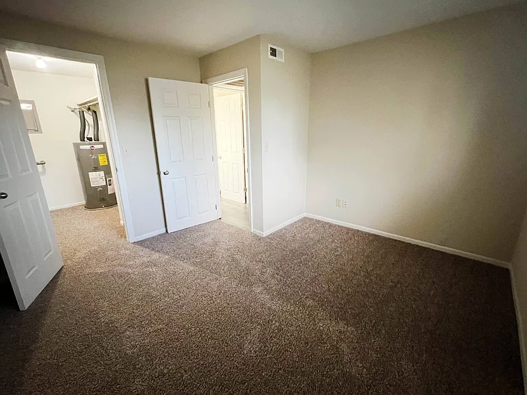 Forest Creek Apartments — Photo 30