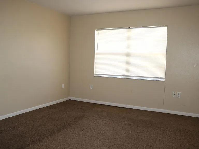 468 Oregon Ave — Photo 6