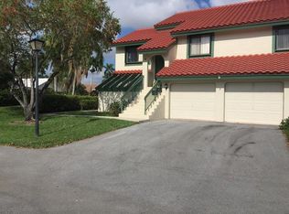 22 Lexington Ln W APT E, Palm Beach Gardens, FL 33418