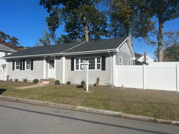 612 Whittier St, New Bedford, MA 02740