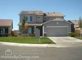 1208 Hazelnut Ln, Madera, CA 93637