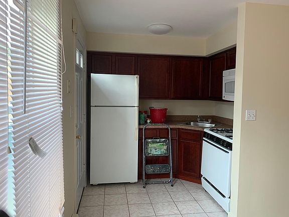 4th image of 14610 Farmers Blvd