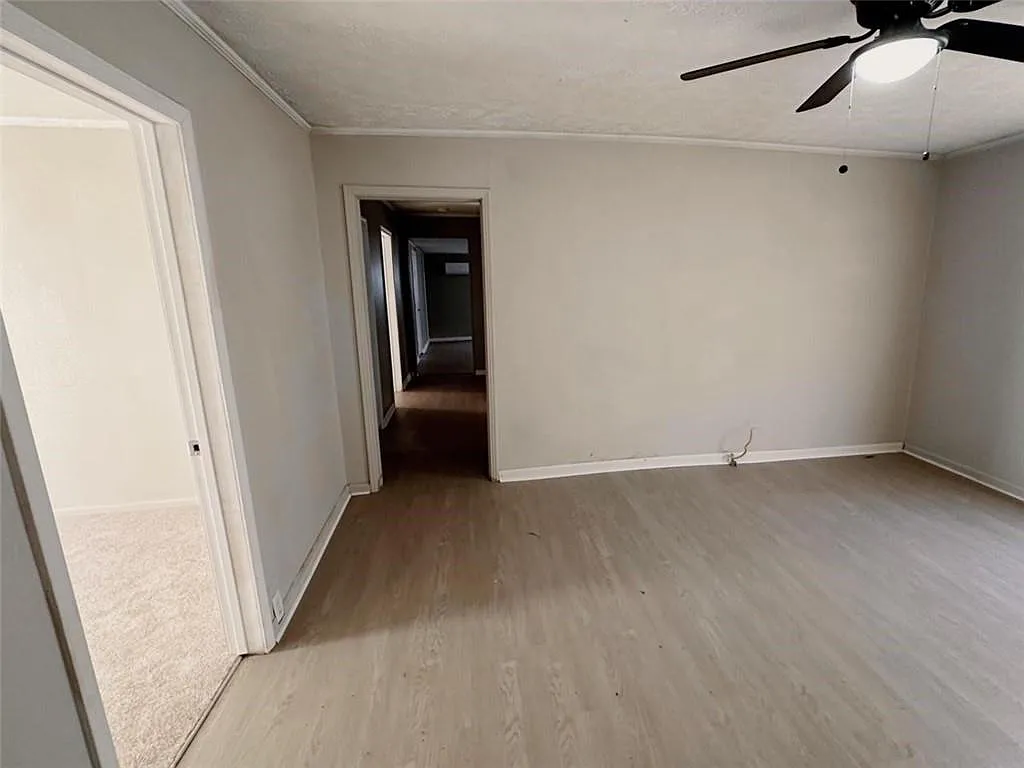 3 bed, 2.0 bath, 1496 sqft, $1,450 — Photo 2
