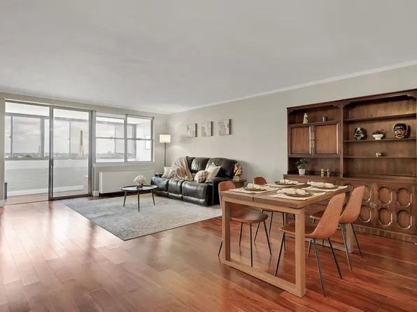 8 Whittier Pl APT 20A, Boston, MA 02114