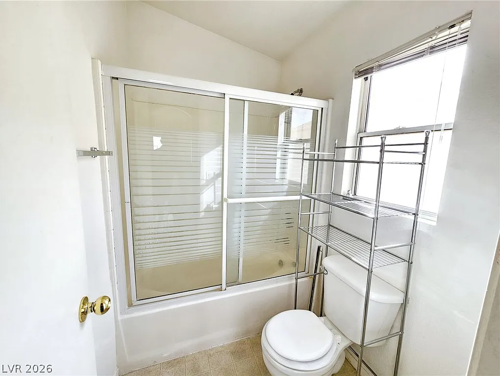 2 bed, 2.0 bath, 1079 sqft, $1,529 — Photo 2