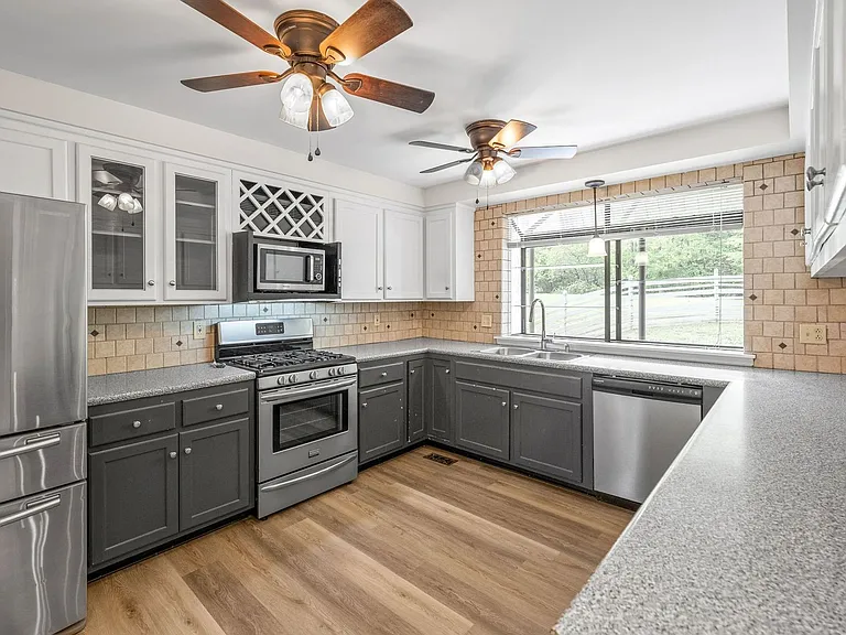 108 Rolling Meadow Dr — Photo 12