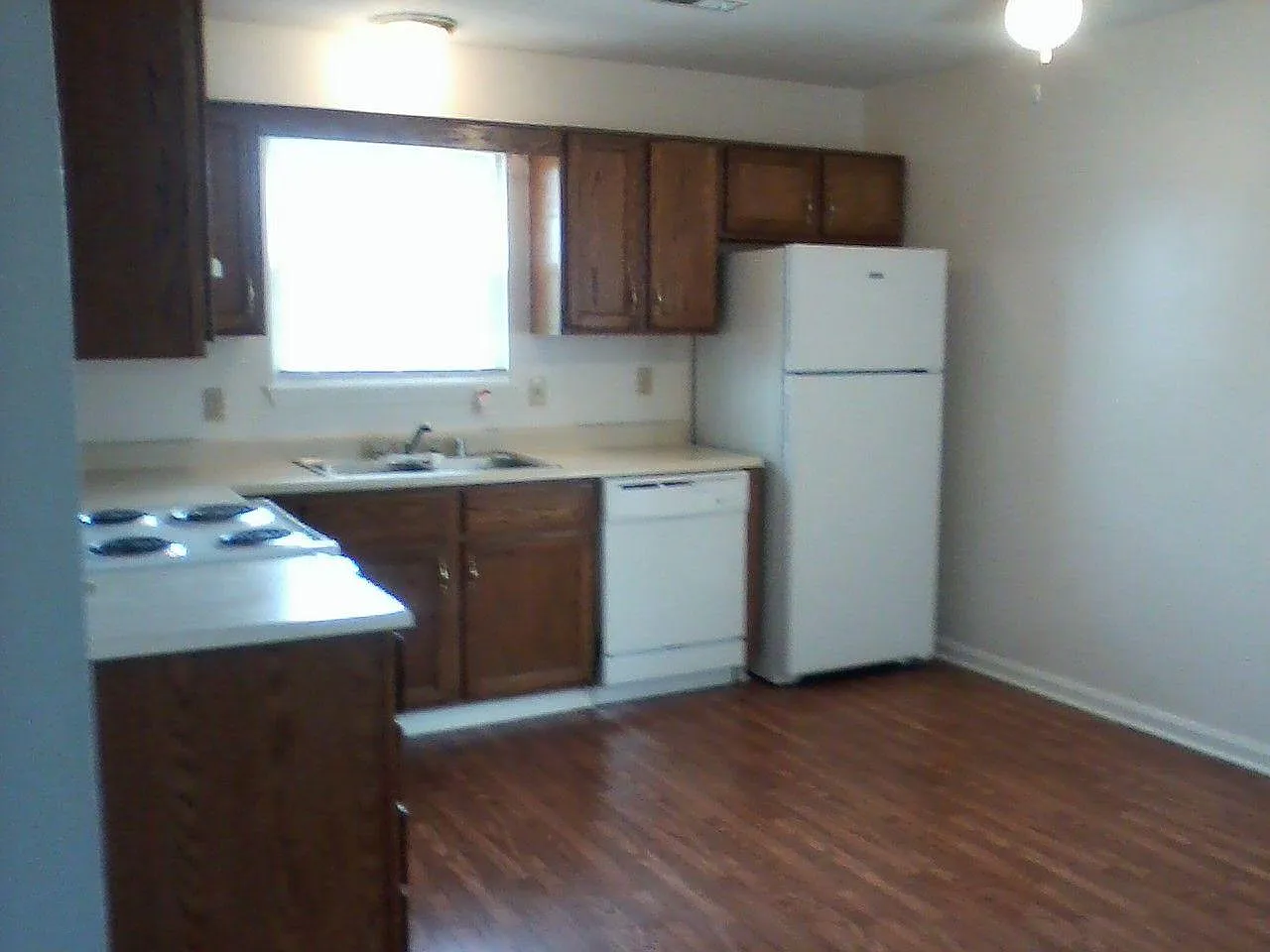 3 bed, 1880 sqft, $1,795 — Photo 4