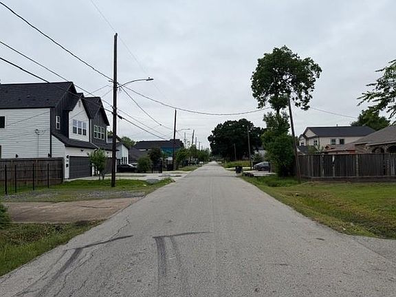 3rd image of 3714 Lydia St