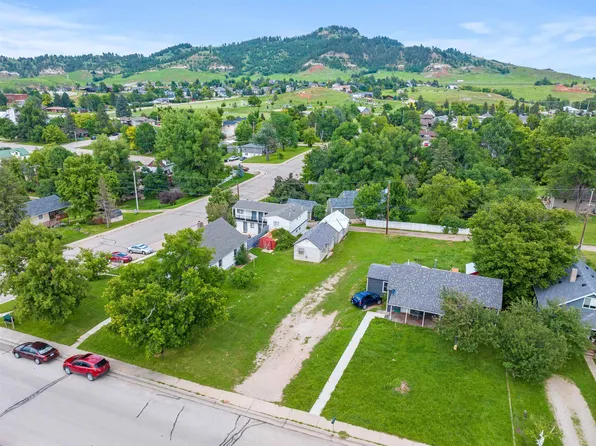 222 N 7th St, Spearfish, SD 57783