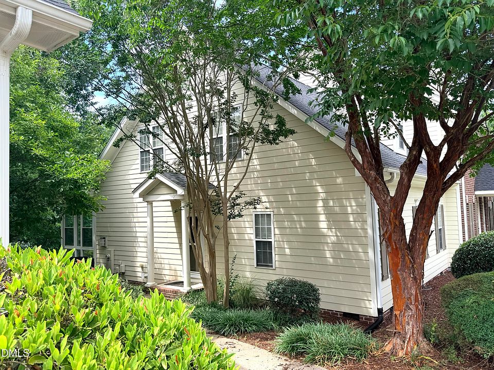 1st image of 758 Parkside Townes Ct
