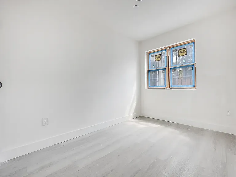 431 Warwick St #2B — Photo 8