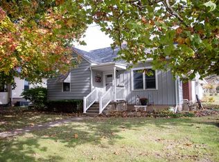 314 S Sycamore St, Genoa, IL 60135