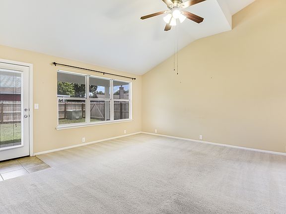 4th image of 3023 McDonald Oak