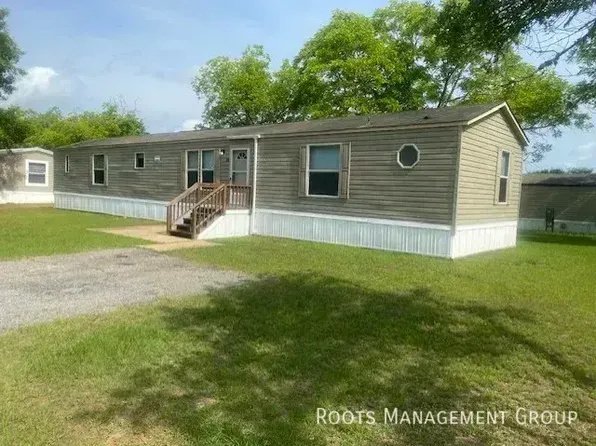 2710 Oakridge Dr, Albany, GA