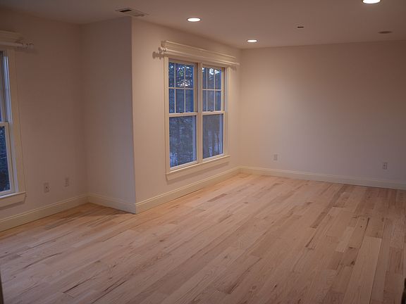 Front bedroom with bathroom to hall