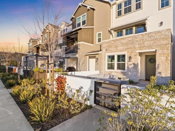 235 Gambrel Circle, Santa Rosa, CA 95403