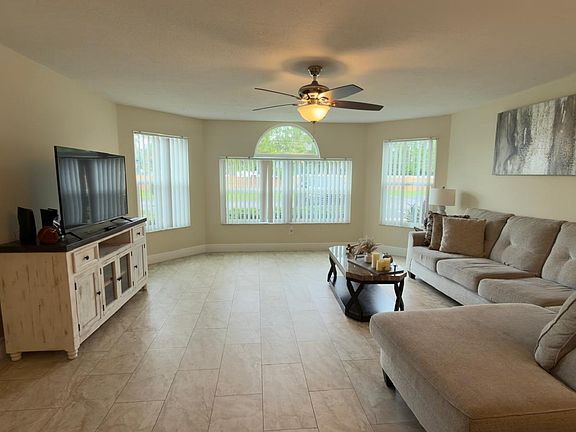 4th image of 5014 Laguna Bay Cir APT 111