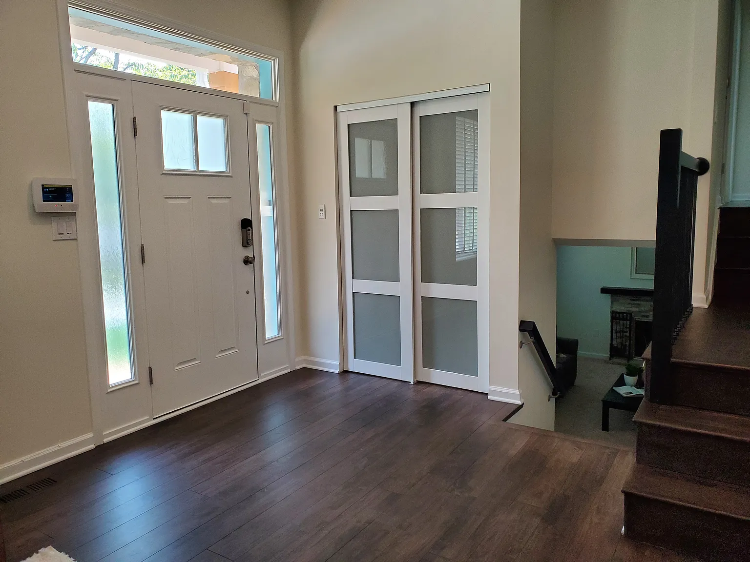 5 bed, 4.5 bath, 2856 sqft, $4,300 — Photo 2